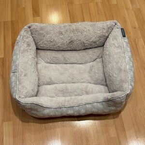 Fringe Studio Light Gray Patterned Plush Pet Bed